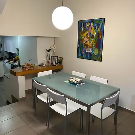Сasa de vacaciones Beautiful Maisonette In